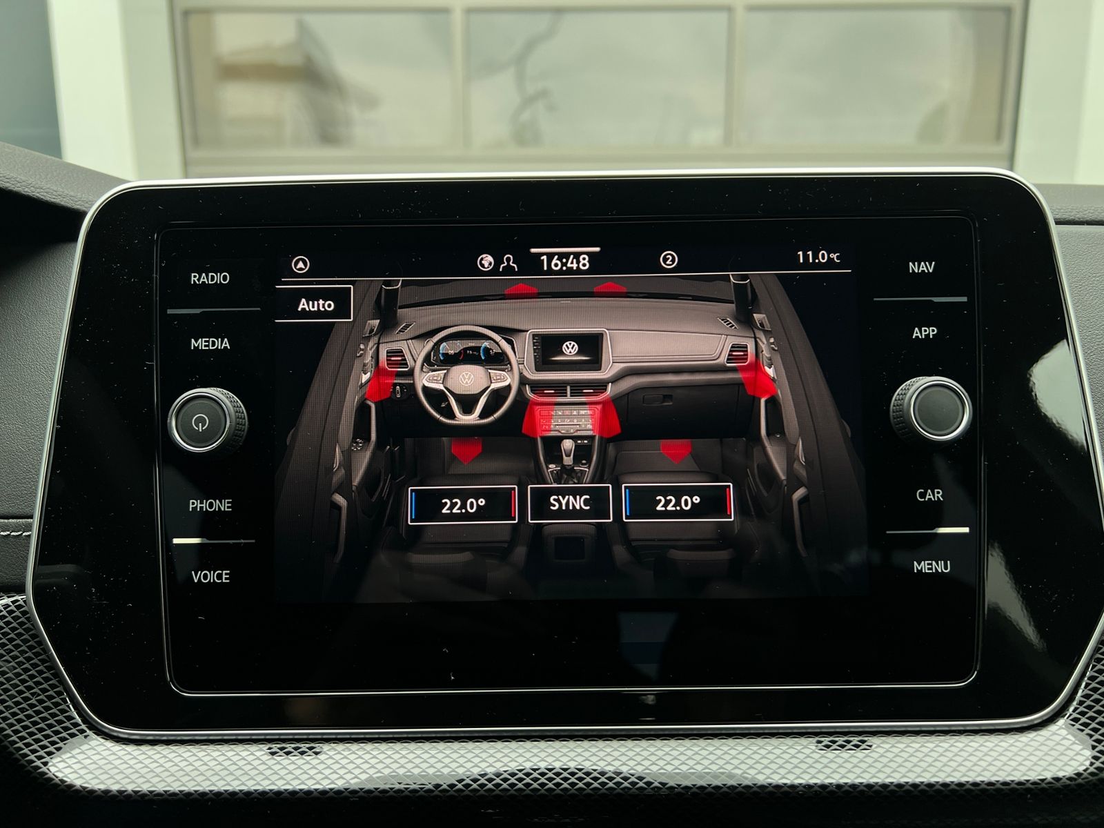 Fahrzeugabbildung Volkswagen T-Cross R-Line 1.5 TSI DSG *AHK, IQ.LIGHT, ACC,