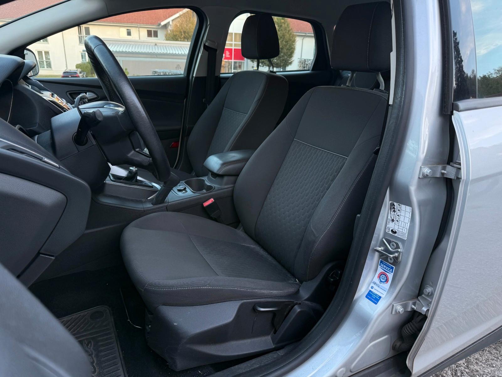 Ford Focus 2013 — photo 11