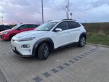 Hyundai KONA Elektro ELEKTRO 150kW Premium Premium - Hyundai KONA Elektro: Privatanbieter