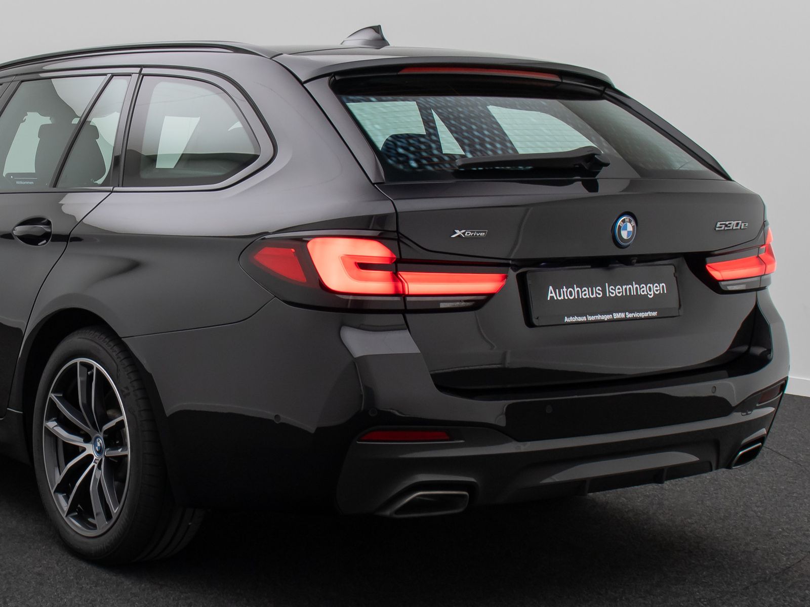 Fahrzeugabbildung BMW 530e xD M Sport HUD Komfort Laser 4xKlima DAB