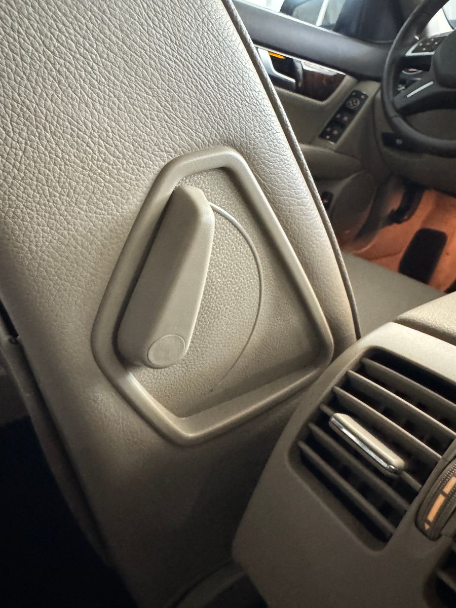 Fahrzeugabbildung Mercedes-Benz C 250 CGI BE 7GT ELEGANCE COMAND ILS KAMERA 1.VB