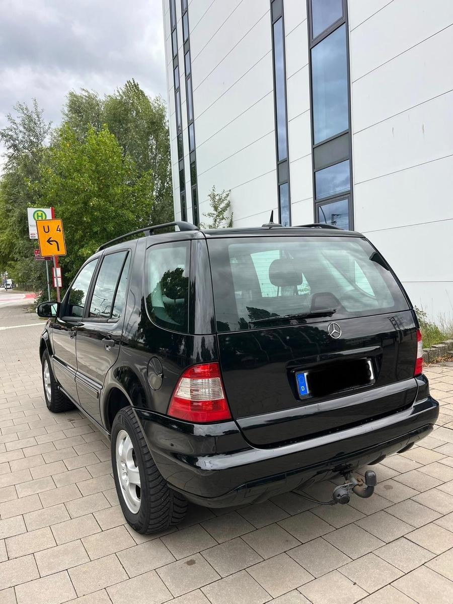 Mercedes-Benz ML 270 CDI Comand-Leder/Schw.-6 Gang Tüv 10/27