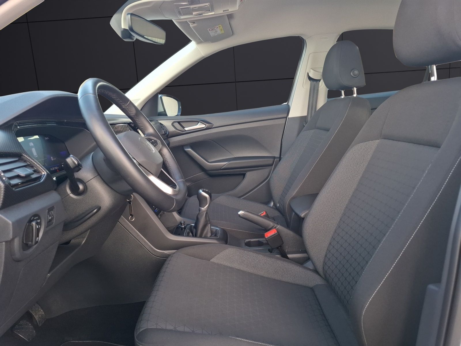 Fahrzeugabbildung Volkswagen T-Cross TSI Life AHK AID Climatronic ACC RFK SH