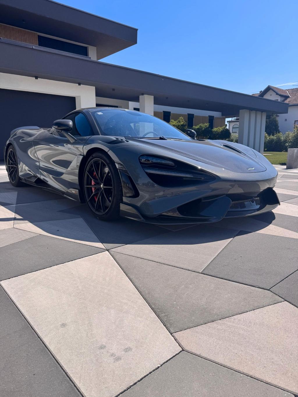McLaren 765LT