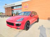 Porsche CAYENNE S 4,2 TDI V8 - GTS OPTIC -  - Porsche Cayenne: Rot