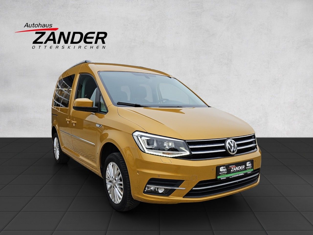 Fahrzeugabbildung Volkswagen Caddy PKW Highline Navi ACC Xenon