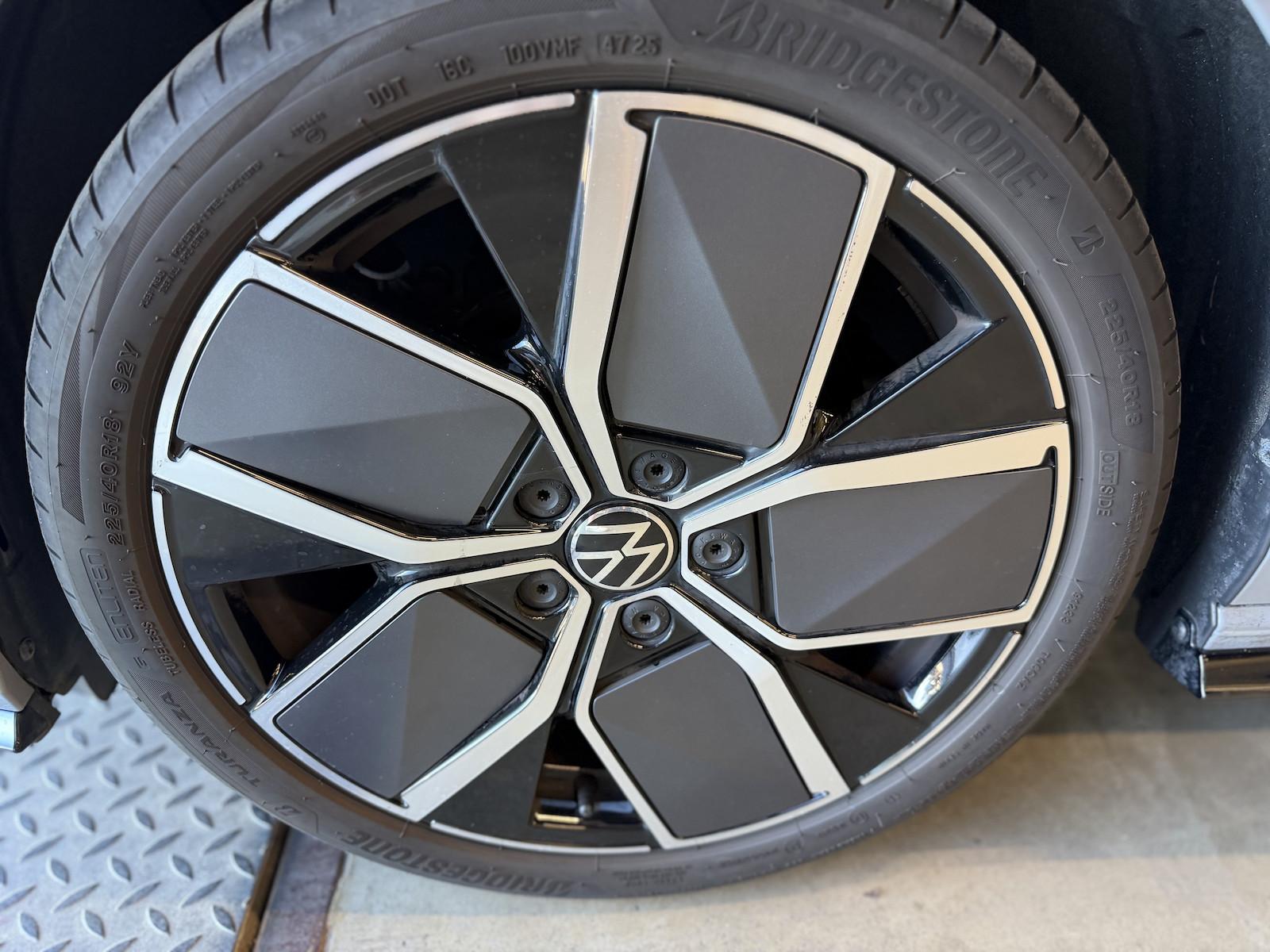 Volkswagen Golf 1.5eTSI DSG R-Line Black Style AHK 18 ́ ́, миниатюра 3