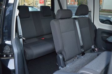 Volkswagen Caddy IV 1.4 TSI DSG BMT 7-Sitzer AHKNaviSHPD