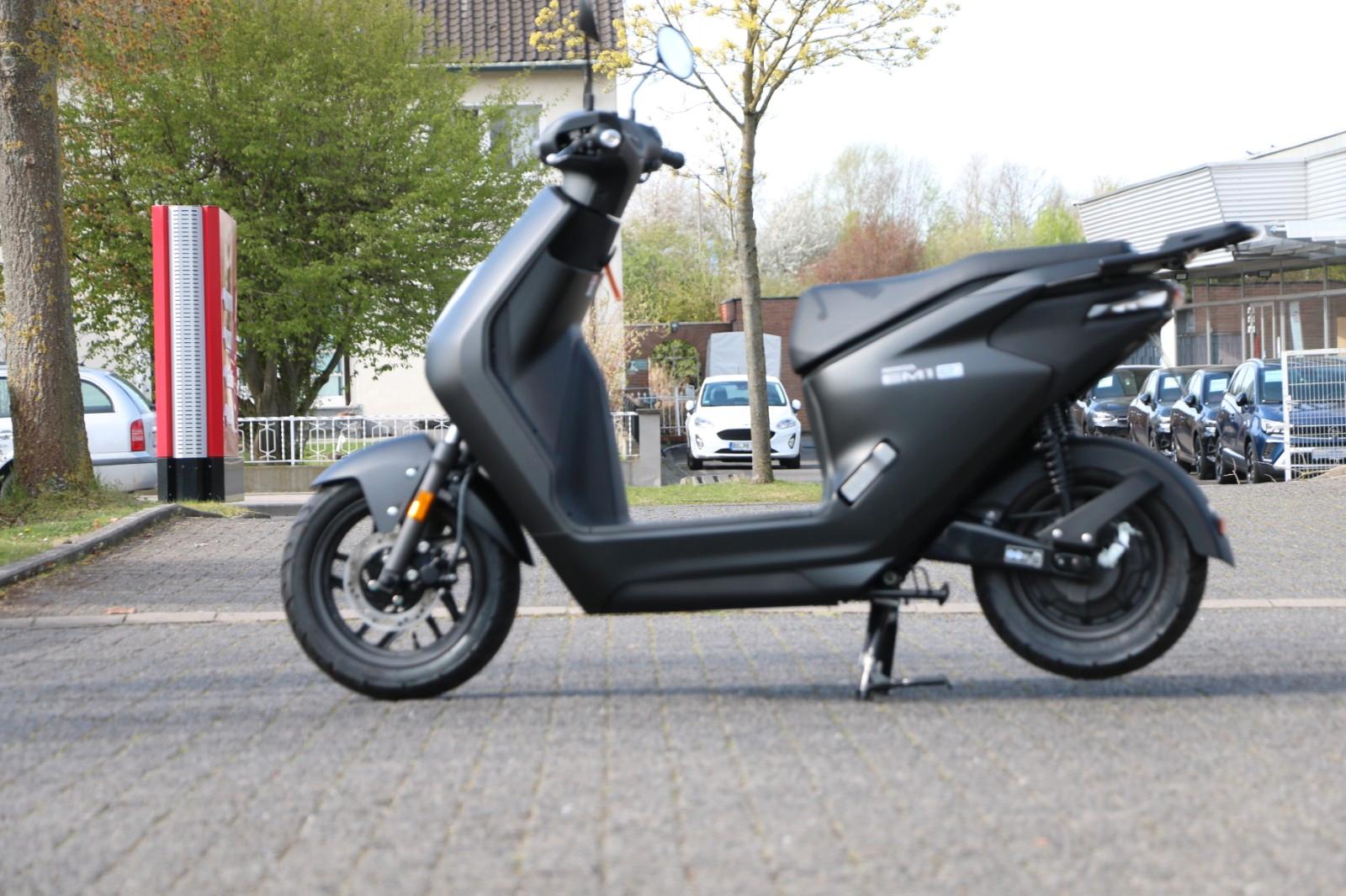 Honda EM 1