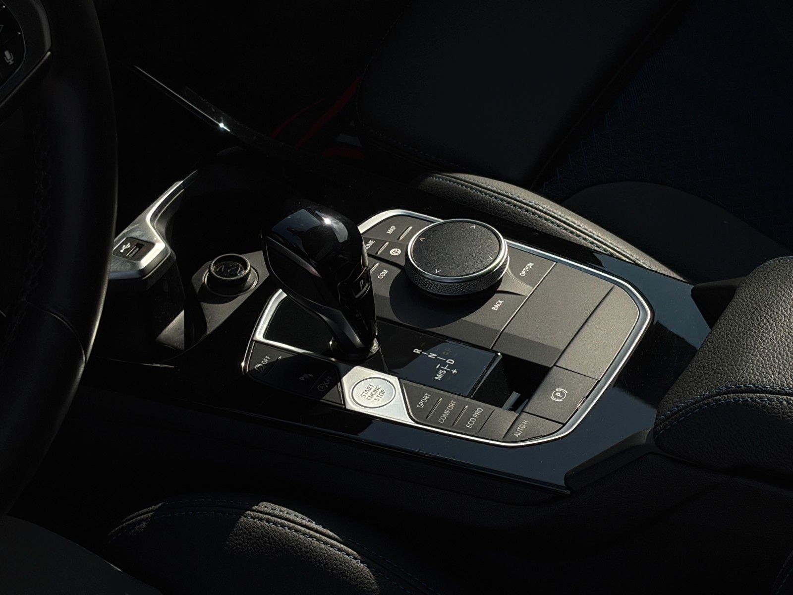 Fahrzeugabbildung BMW 220i Gran Coupé M Sport PANO H&K CAM LHZ CarPlay
