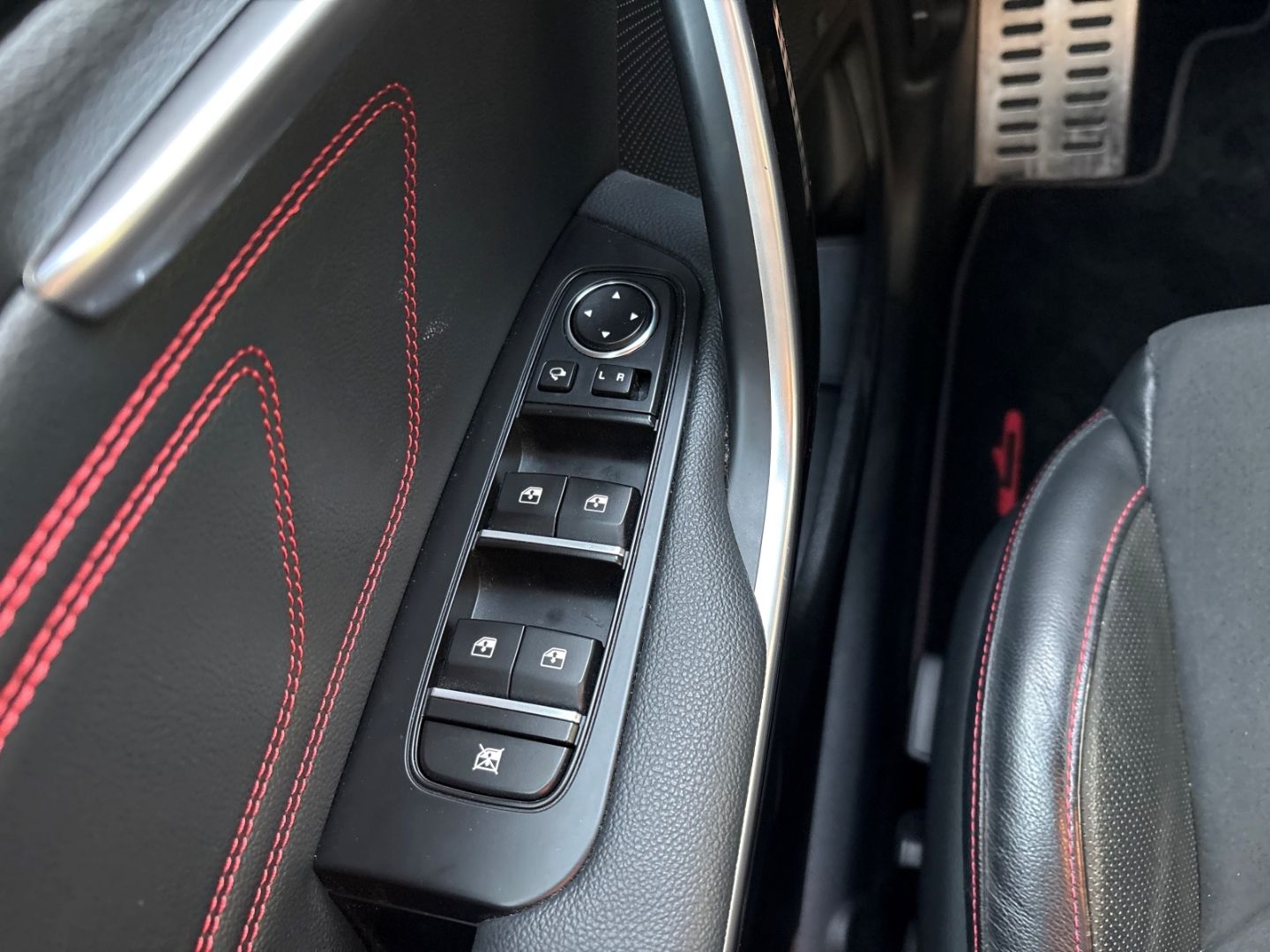 Fahrzeugabbildung Kia ProCeed GT 1.6 VerkehrszeichenERK Kamera LED