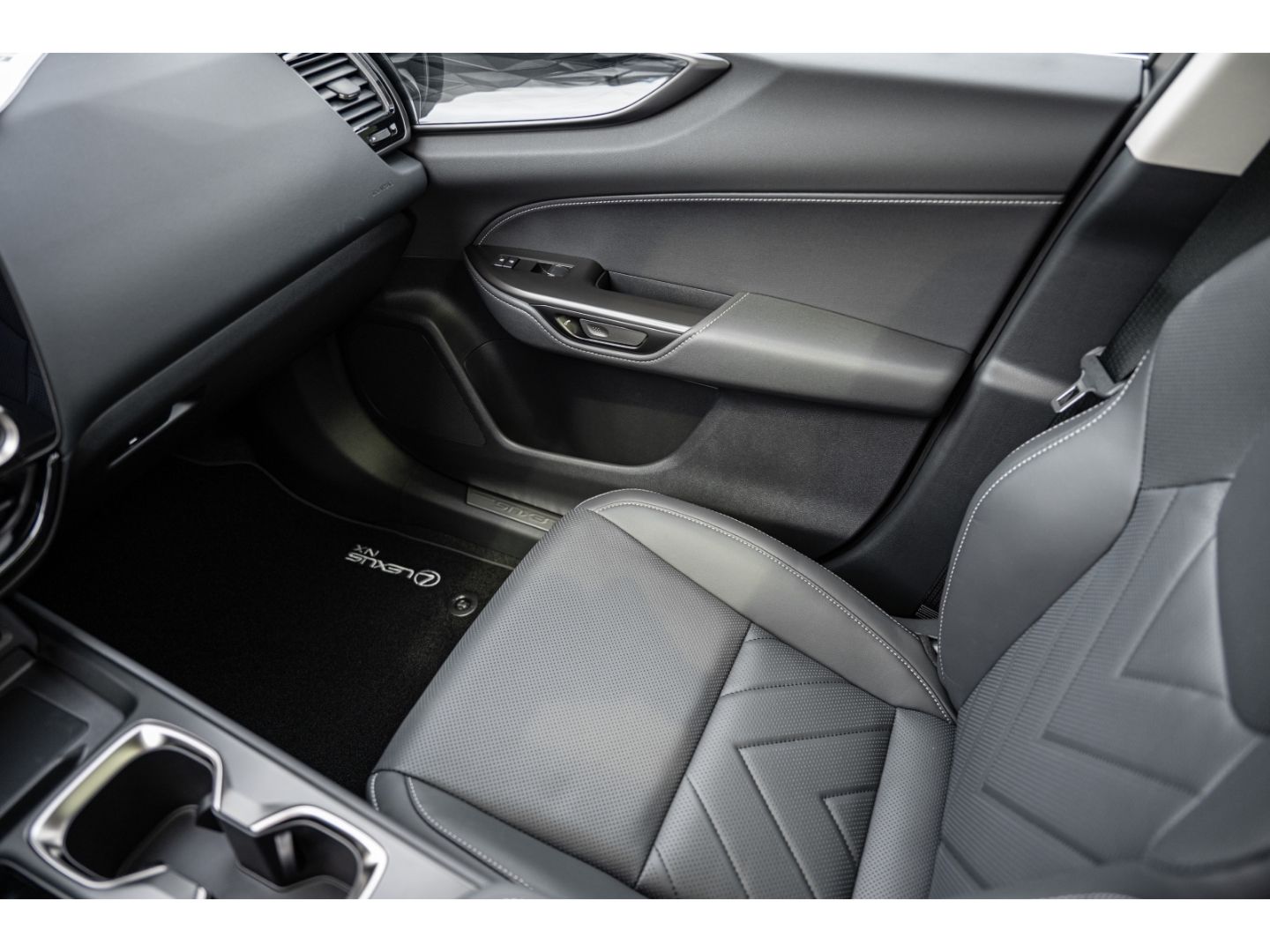 Lexus NX 450h - Bild 19