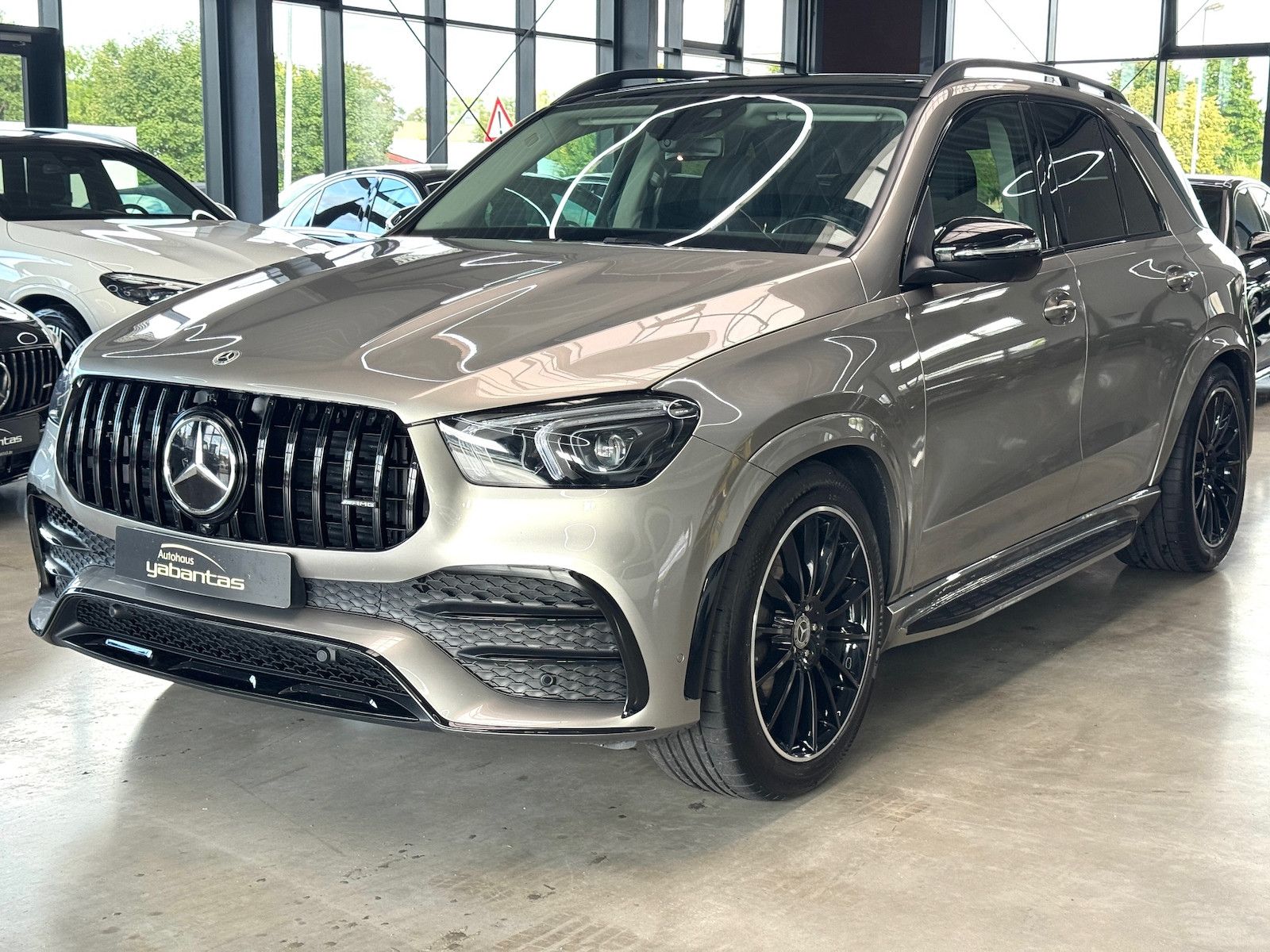 MERCEDES-BENZ GLE 400 d 4M AMG Night DISTRONIC+ Pano 360° AHK 