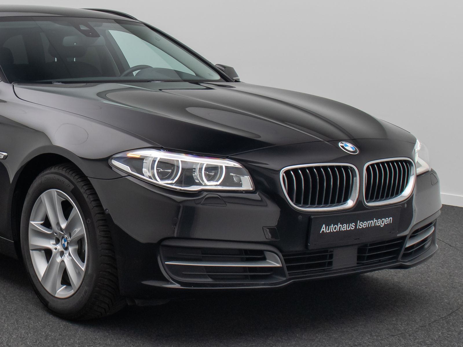 Fahrzeugabbildung BMW 520d HUD H/K NaviPro SurroundView AHK Komfort