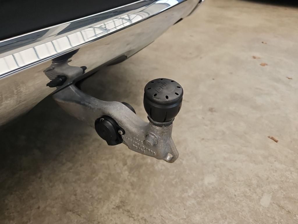 Fahrzeugabbildung Mercedes-Benz GLE 300 d 4M AHK Navi Pano LED SHZ Aquablade