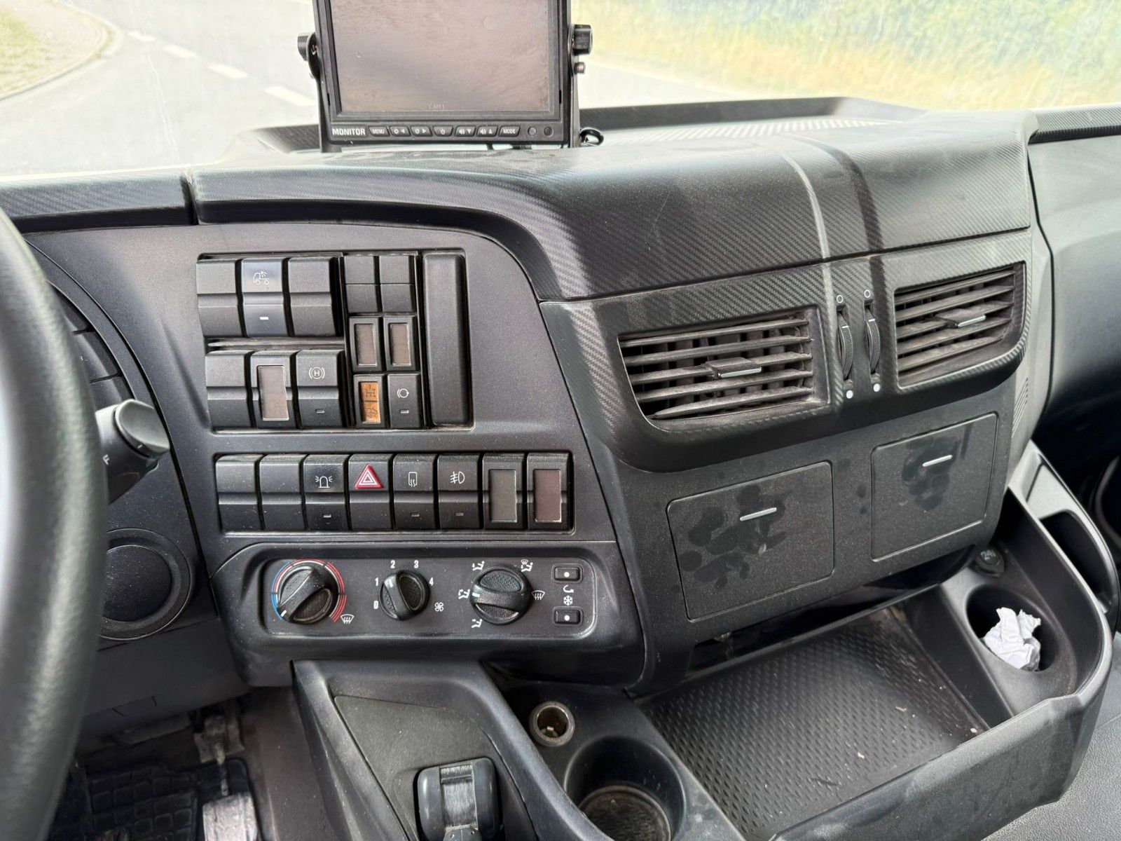 Fahrzeugabbildung Iveco Astra 8x8 Mulden Kipper HD9 86.54