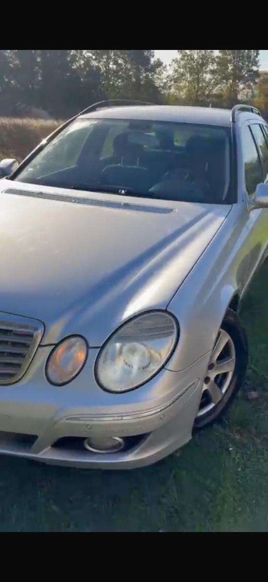 Mercedes-Benz E220 2007 — rear view