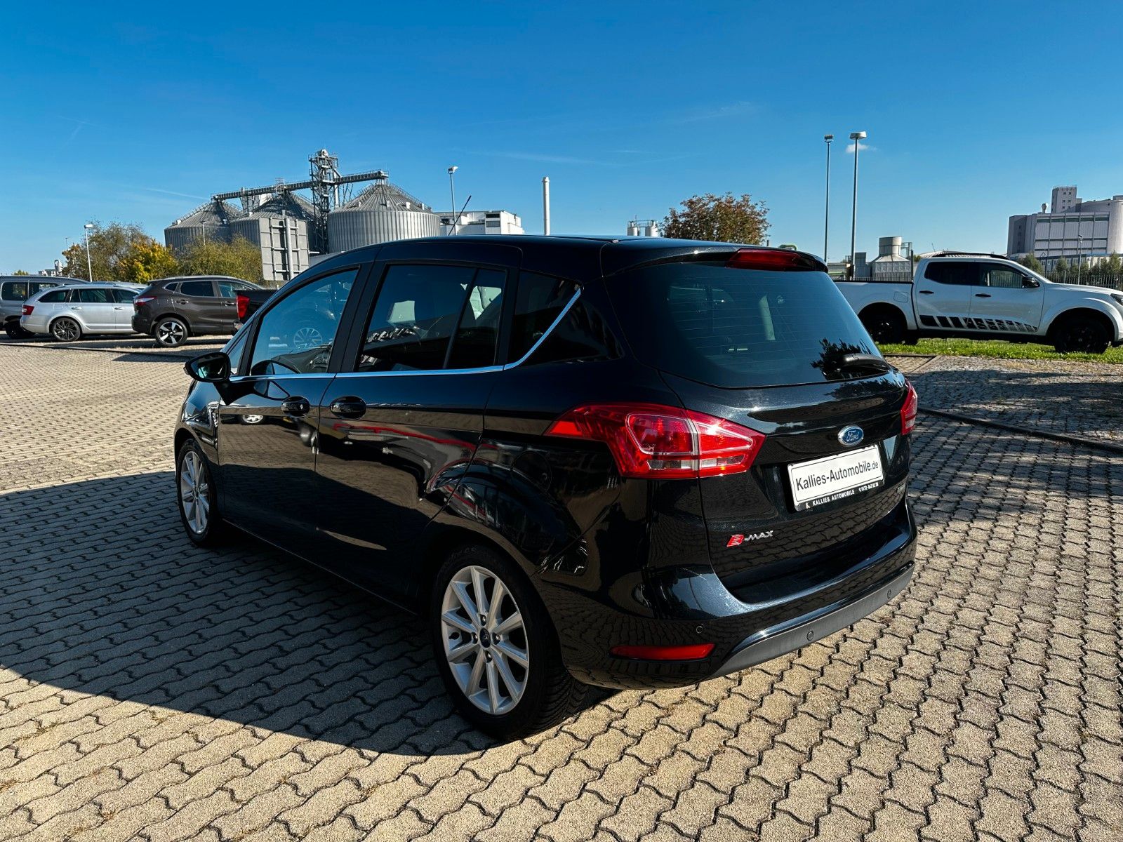 Fahrzeugabbildung Ford B-Max KD Neu Top Zustand Allw.Reifen TÜV Neu