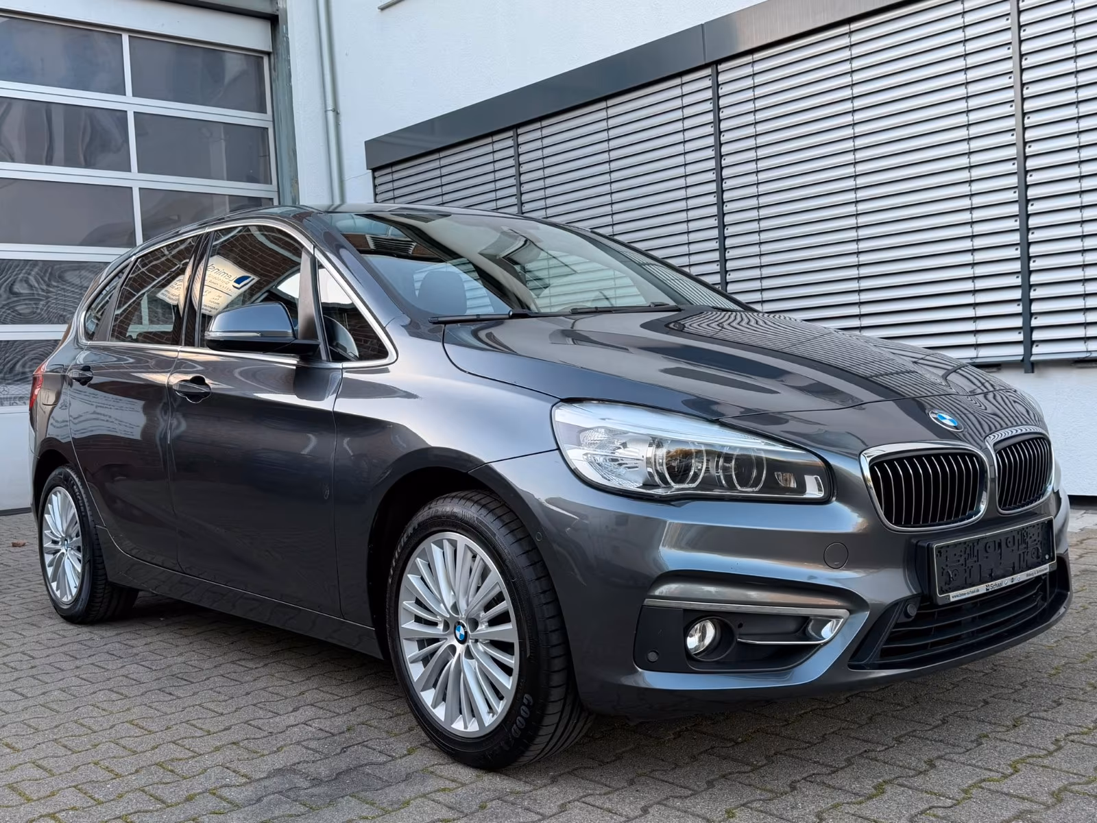 BMW 225 Active Tourer 225i Steptronic Luxury Line