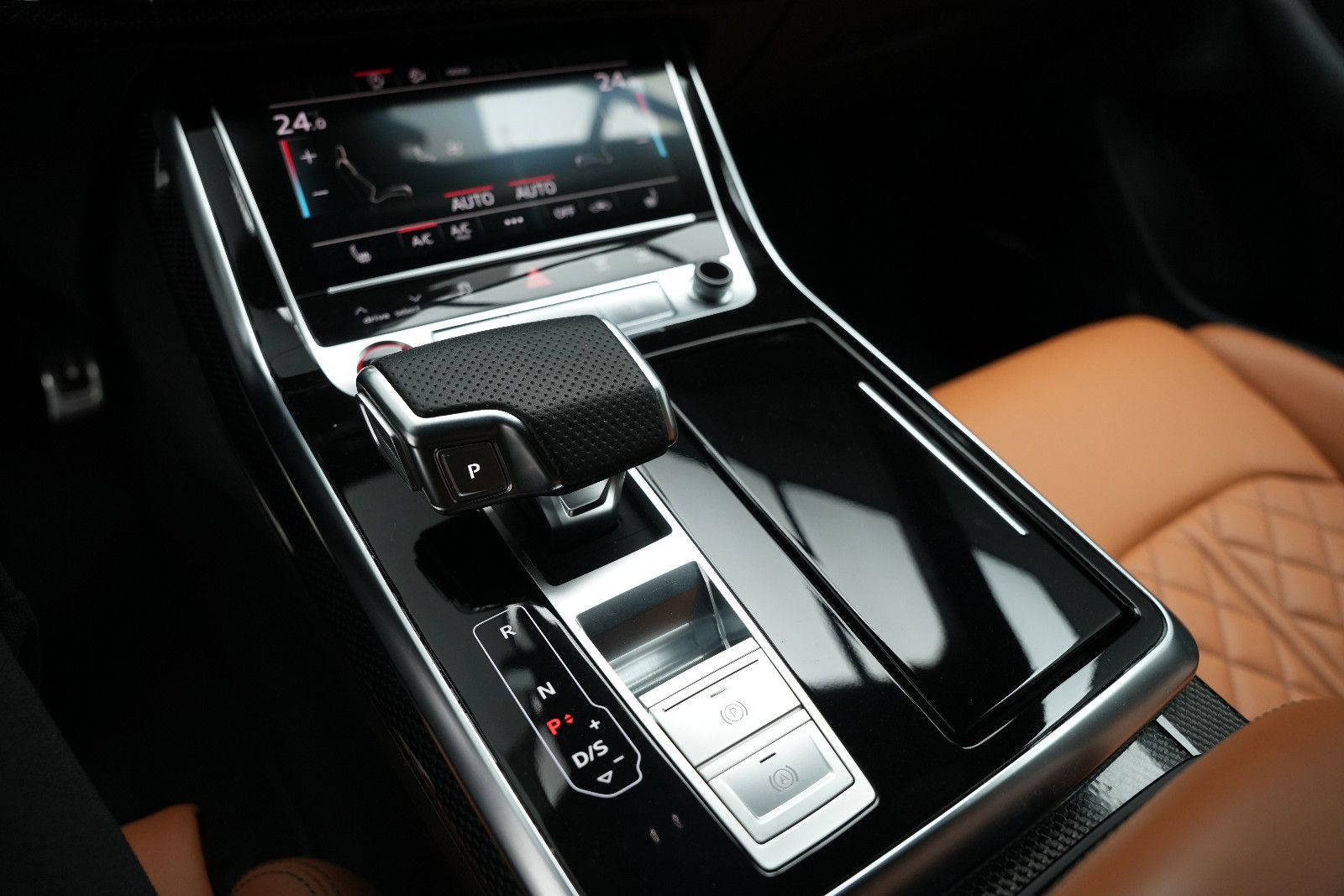Fahrzeugabbildung Audi SQ8 4.0 TFSI quattro/EXCLUSIVE/ALCANTARA/BLACK