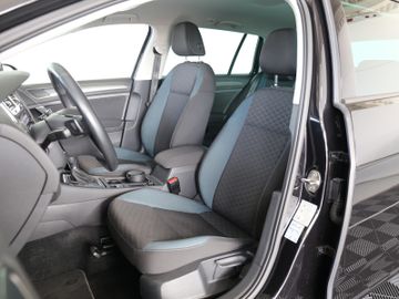 Volkswagen Golf Variant 1.6TDI DSG IQ DRIVE LED KAMERA ACC