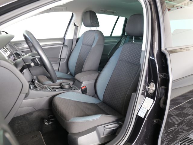 Volkswagen Golf Variant 1.6TDI DSG IQ DRIVE LED KAMERA ACC
