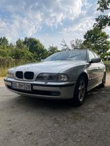 BMW 528i Touring Schalter  - BMW 528 aus 2000: I