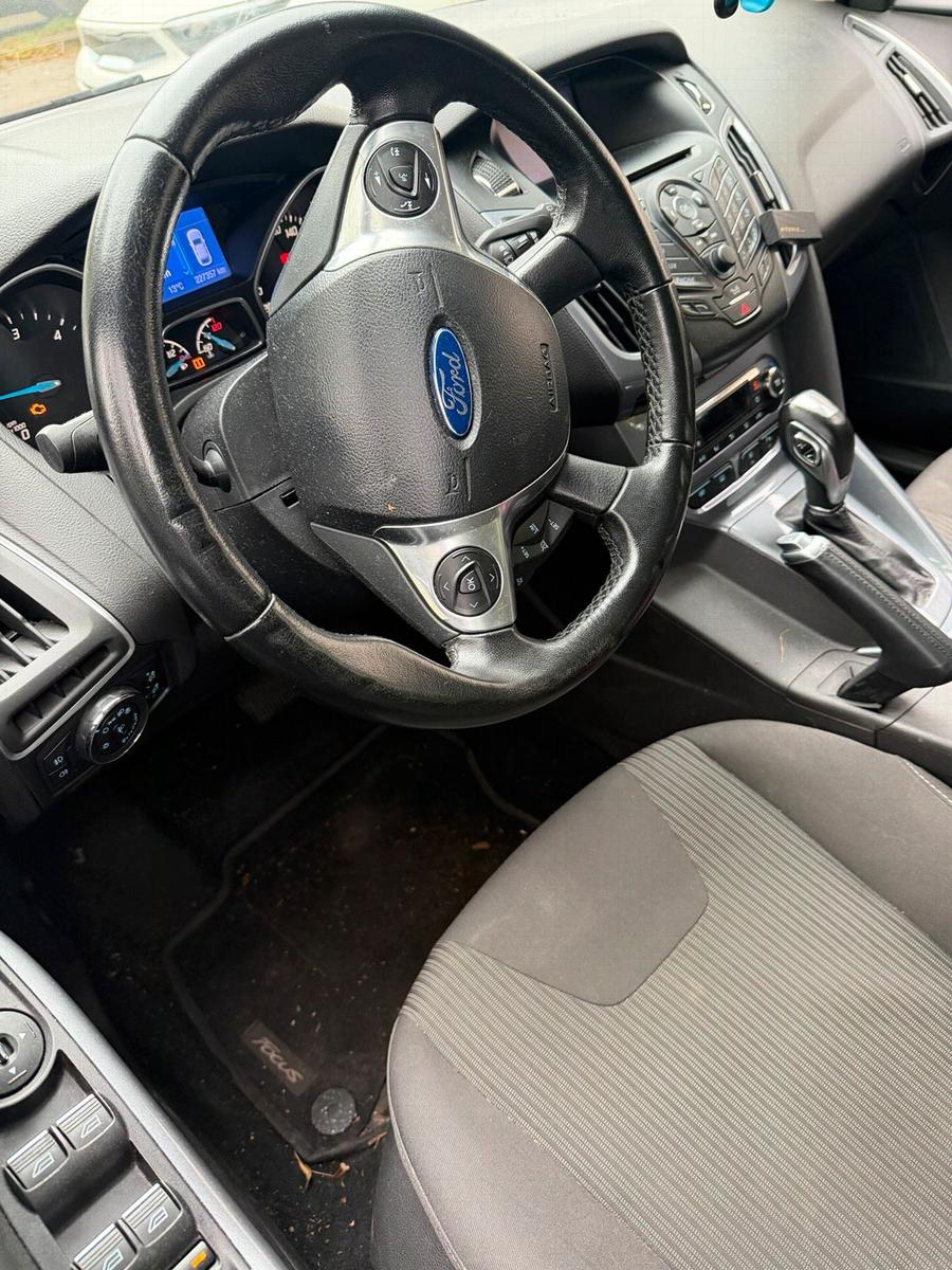 Ford Focus 2013 — photo 7