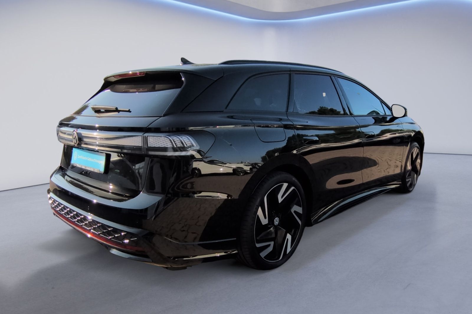 ID.7 Tourer GTX WÄRMEPUMPE+AHK+PANO+MATRIX