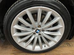 BMW 520d TOURING xDrive M PAKET /89tKM / 2023/ 1.H BMW 520d TOURING xDrive M PAKET /89tKM / 2023/ 1.H