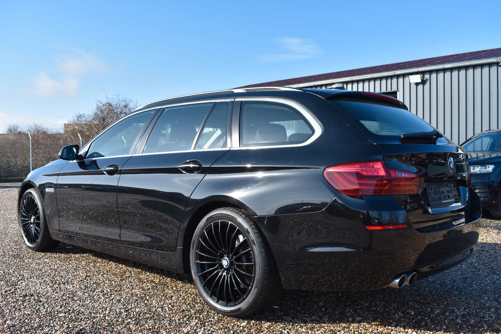 Fahrzeugabbildung BMW 530 d Touring ACC AHK HUD