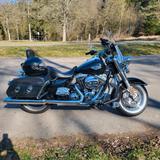 Harley-Davidson Road King Classic, Schwarz mit viel Chrom - HARLEY-DAVIDSON ROAD KING CLASSIC