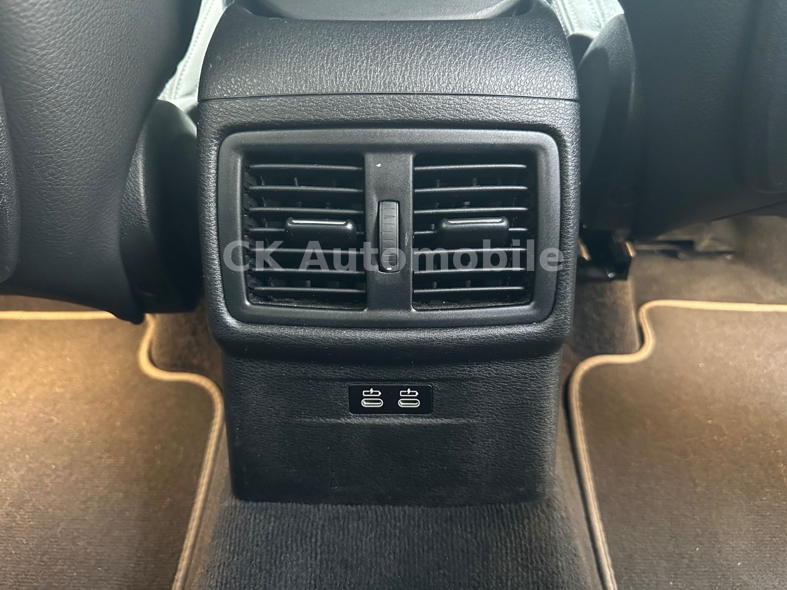 Fahrzeugabbildung BMW X1 sDrive 20d Sport-Line/Navi/LED/Tempomat/AHK