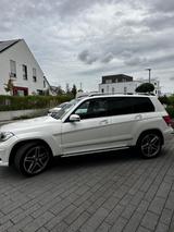 Mercedes-Benz GLK 350 4MATIC  AMG Paket - Mercedes-Benz GLK 350 mit Benzin-Antrieb