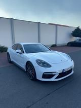 Porsche Panamera Turbo/20 Zoll/Sport Design/Hinterachsle