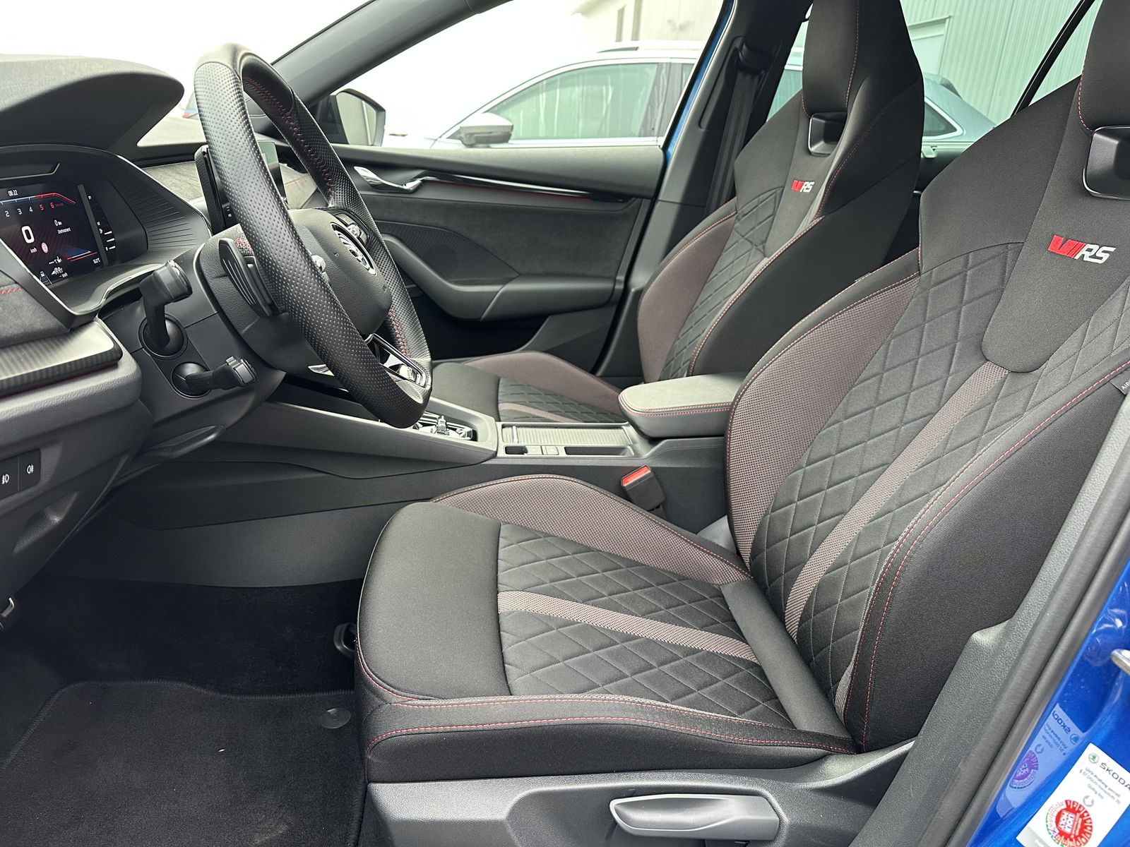 Fahrzeugabbildung SKODA Octavia Combi RS Challenge NAV+LED+VCOCK+KAM+AHK