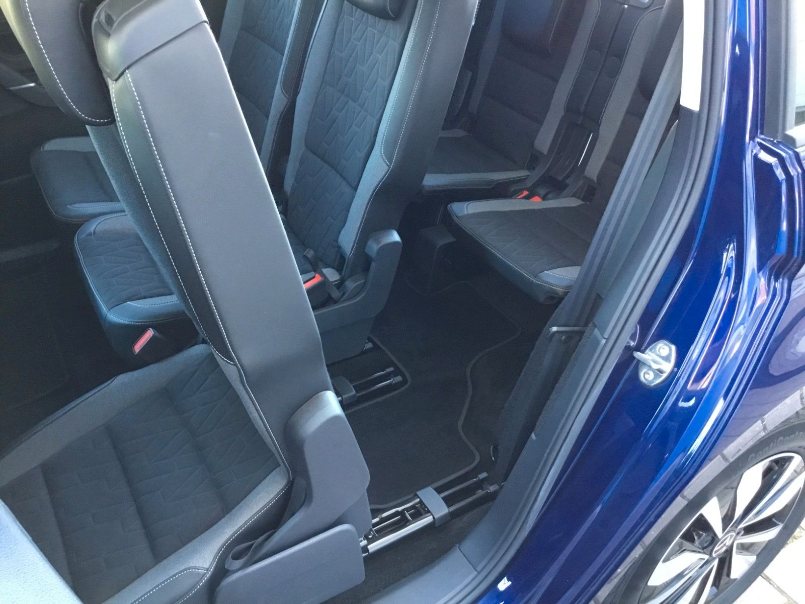 Fahrzeugabbildung Volkswagen Touran 1.5 TSI DSG Goal+LED+AHK+7Sitzer+Kamera