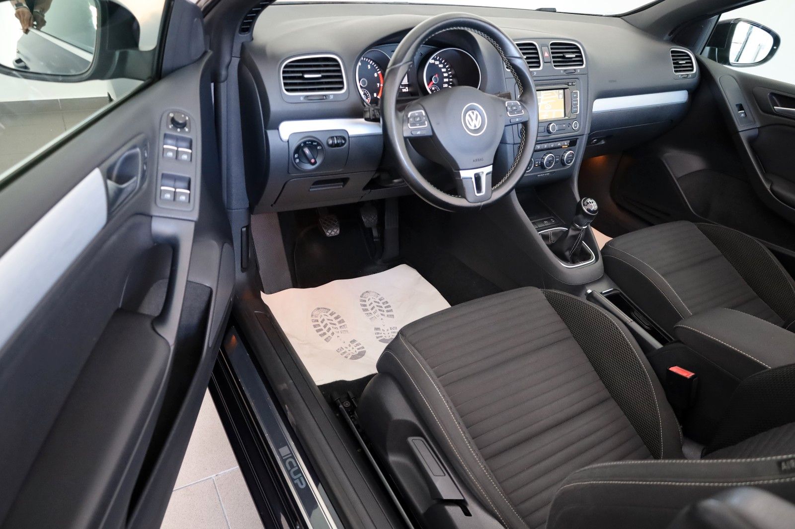 Fahrzeugabbildung Volkswagen Golf VI Cabriolet Cup Navi,SH,Kamera,PDC,SR+WR