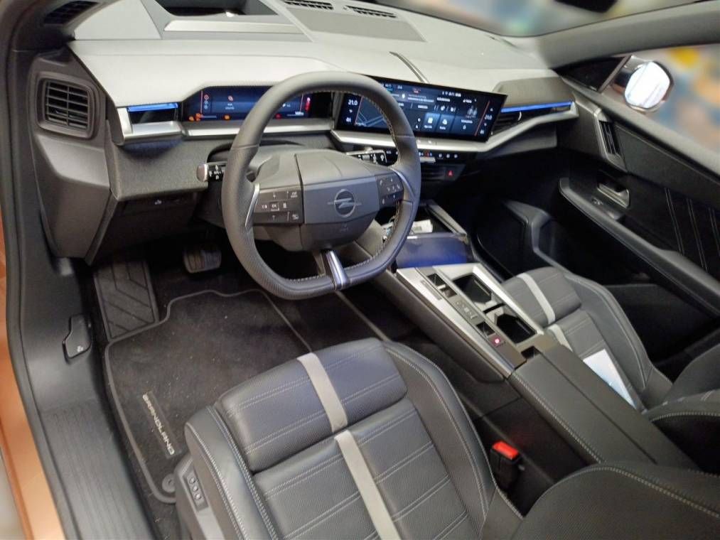 Fahrzeugabbildung Opel Grandland GS Electric 157KW