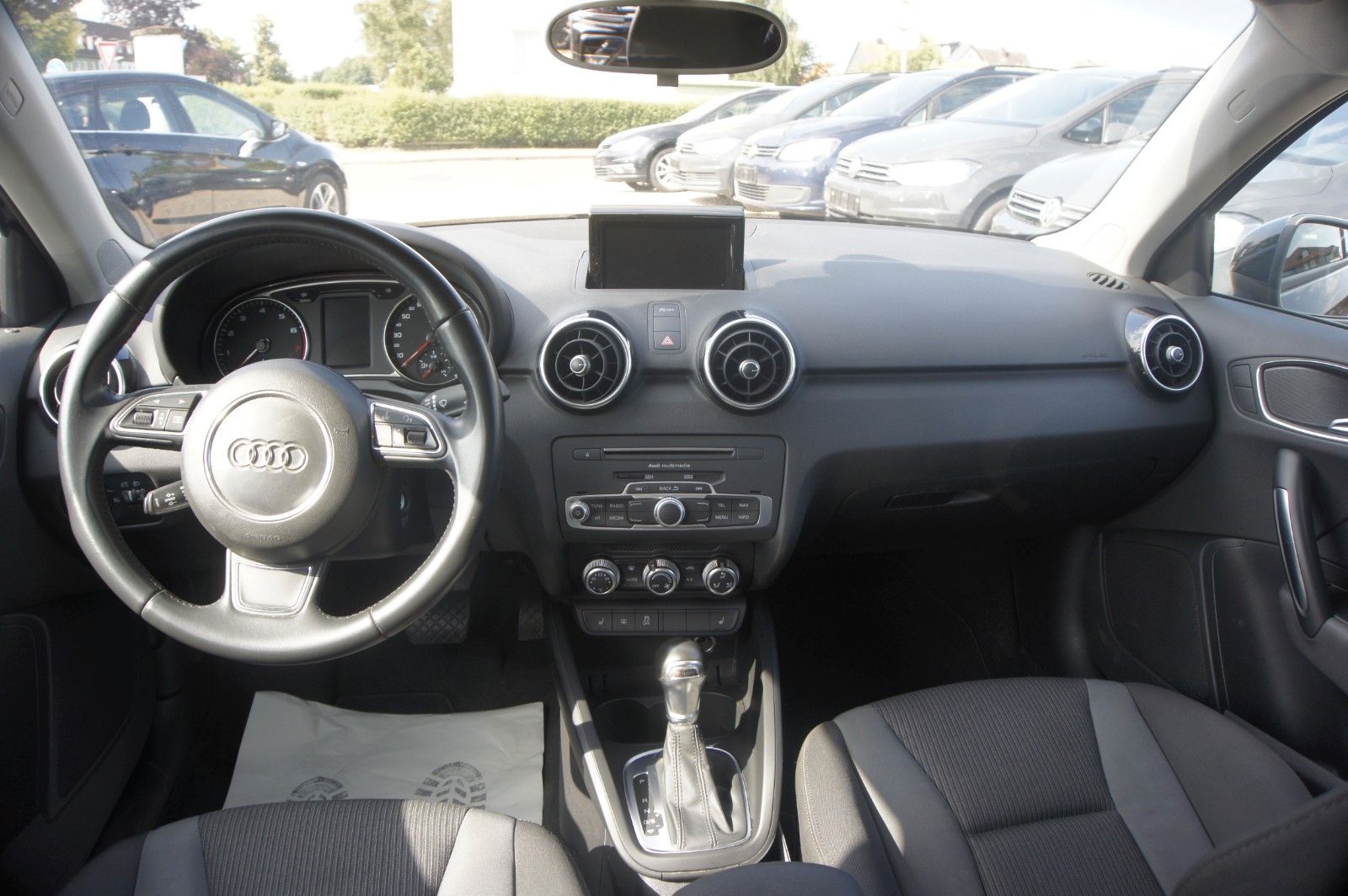 Fahrzeugabbildung Audi A1 Sportback NAVI TEMPOMAT