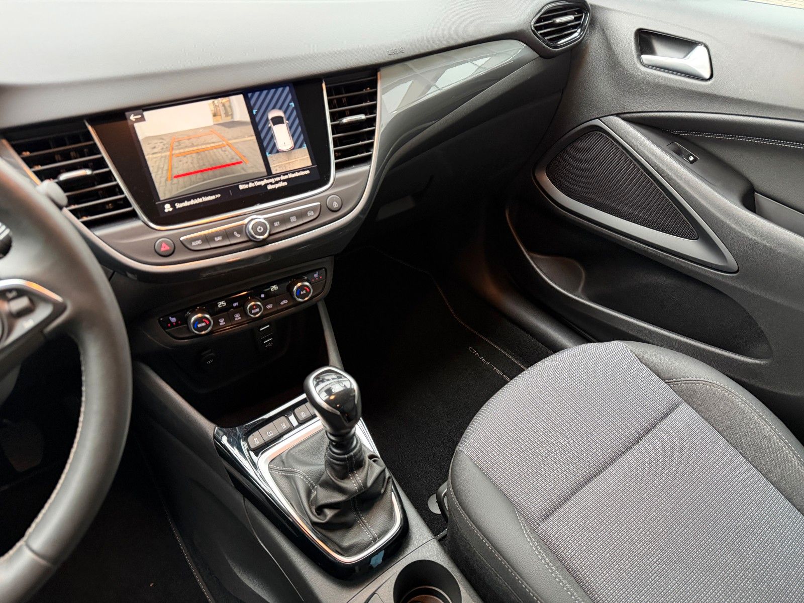 Fahrzeugabbildung Opel Crossland Elegance 110PS Navi/Kamera/Allwetter!