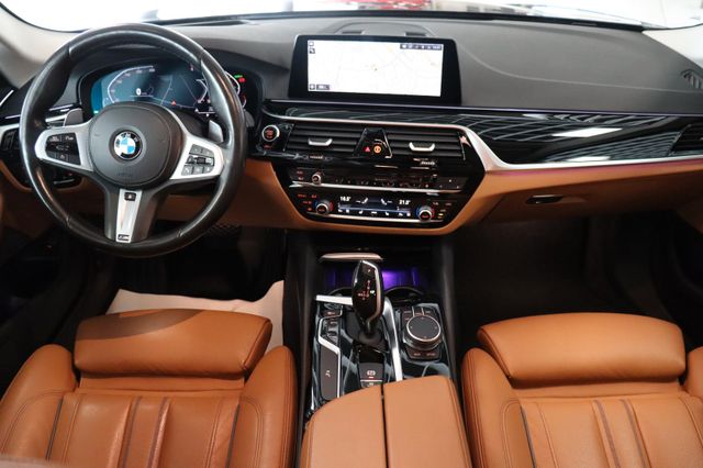 Fahrzeugabbildung BMW 530 d xDrive Sport Line|1HAND|VIRTUAL|LED|KAMERA