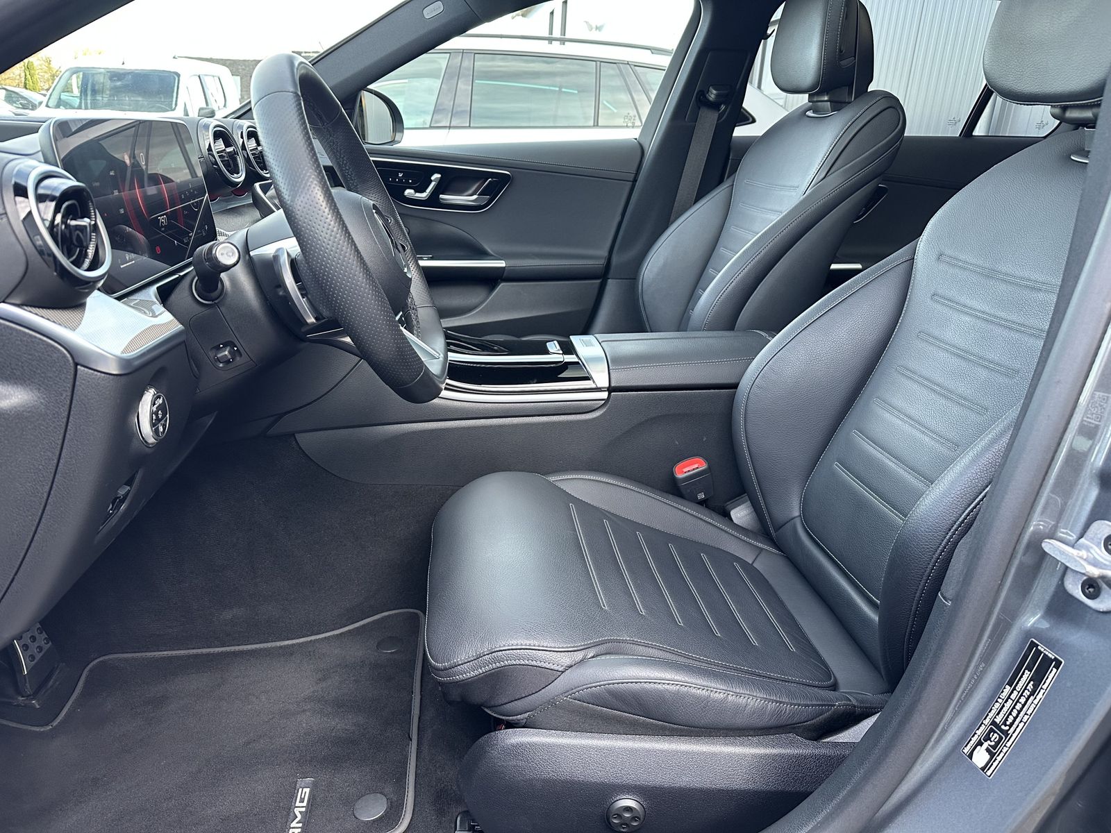 Fahrzeugabbildung Mercedes-Benz C 220d T AMG-Line NAV+LED+360°+HEADUP+PANO+VCOCK