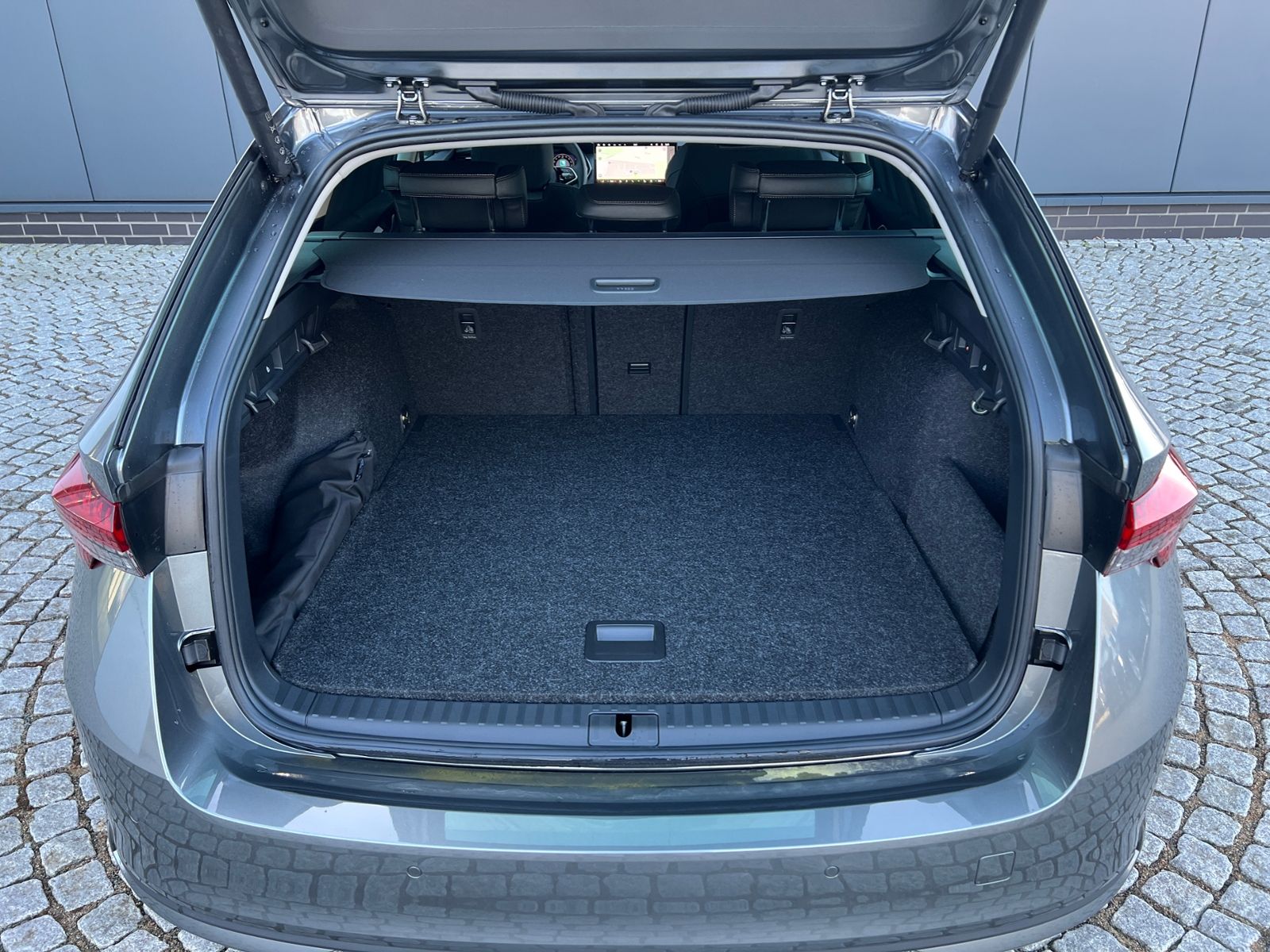 Fahrzeugabbildung SKODA Octavia Combi Balance 2.0 TDI DSG *AHK, Rückfahr