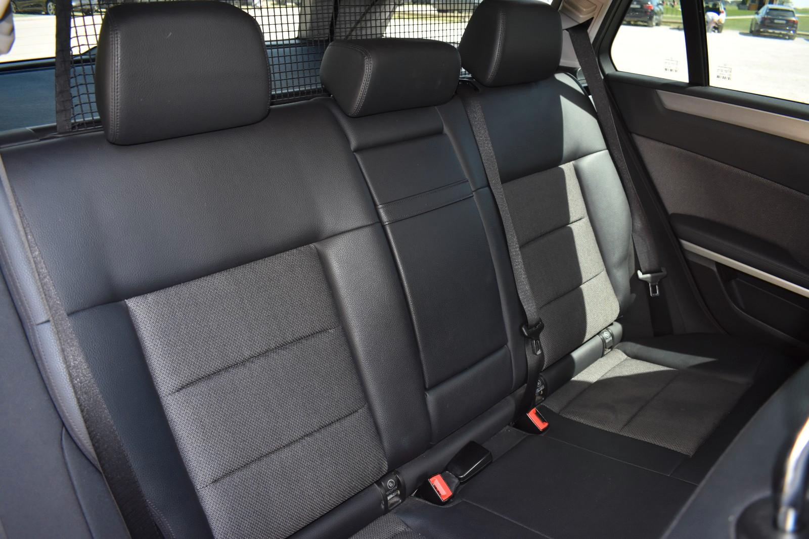 Mercedes-Benz E220 2012 — photo 17