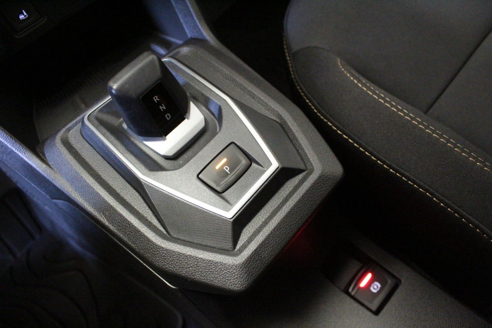 Fahrzeugabbildung Dacia Jogger Eco-G 120 Extreme 5 Sitzer  Winterp.*