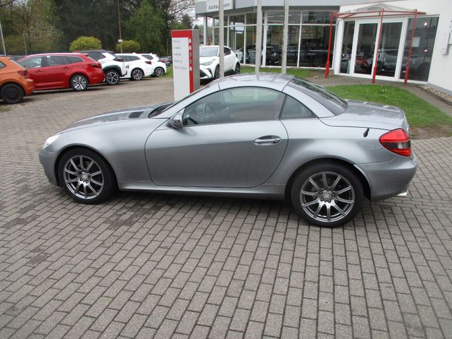 Mercedes-Benz SLK 300 Roadster, Navigation