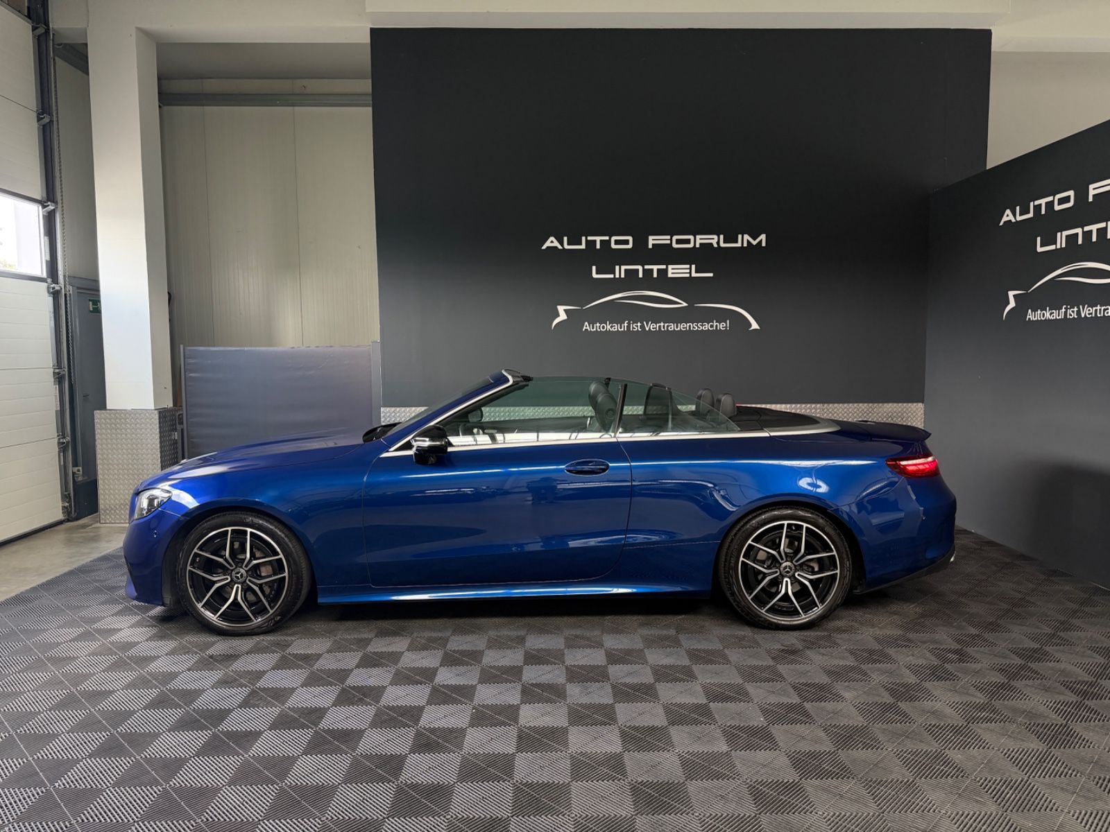 Mercedes-Benz E 220 d AMG LINE-BURMESTER-360°-MULTIBE.-SCHECKH foto 4