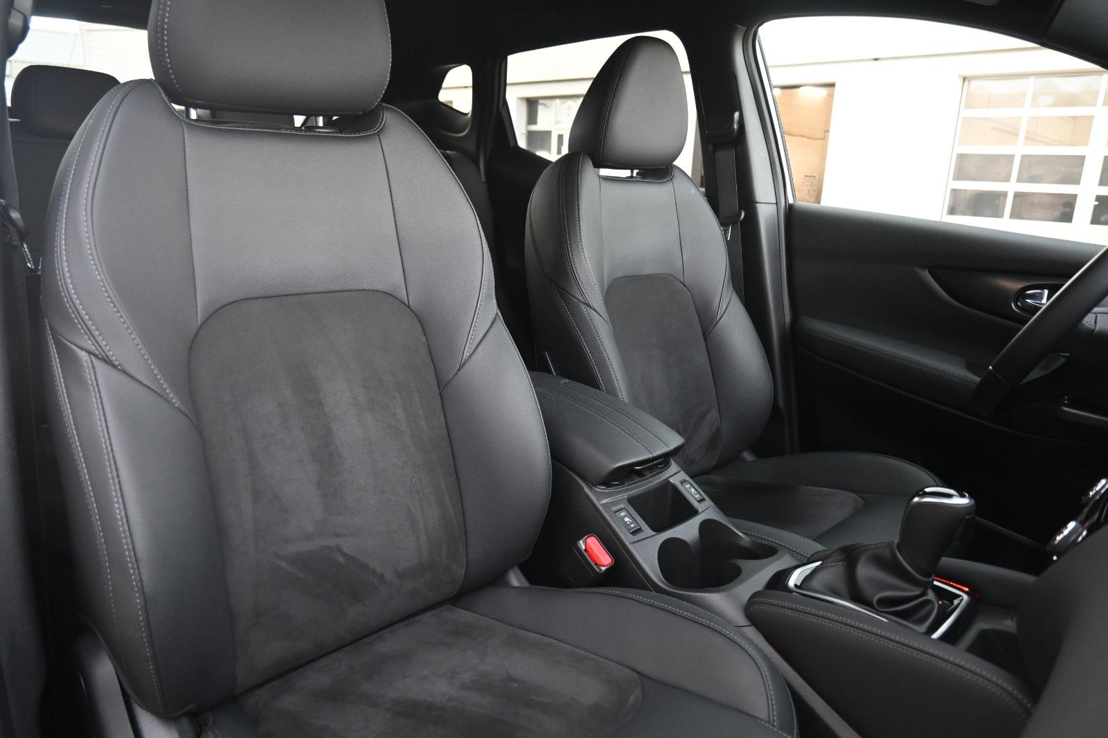 Fahrzeugabbildung Nissan Qashqai 1.3 DIG-T N-Tec*LED*DAB*360