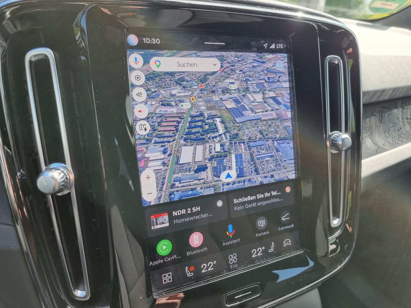 Fahrzeugabbildung Volvo XC40 Plus Recharge Pure Electric 2WD